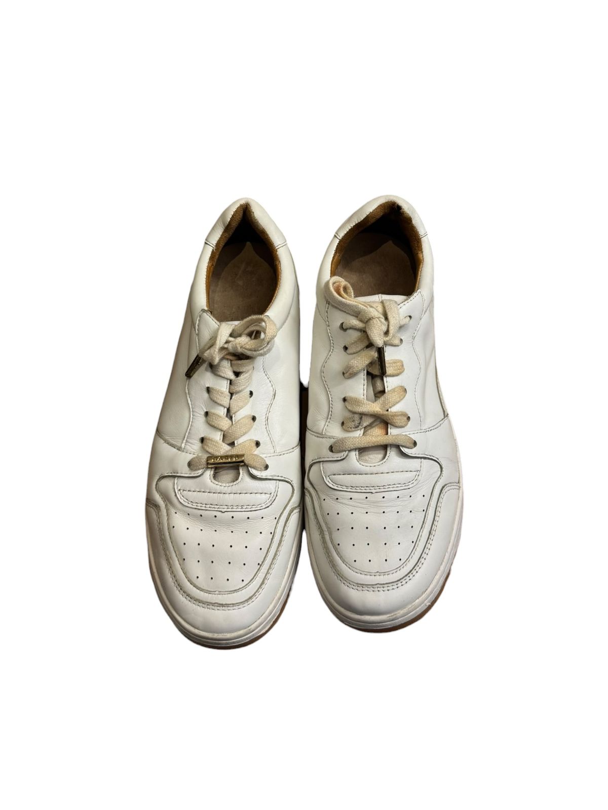Bared Sneakers