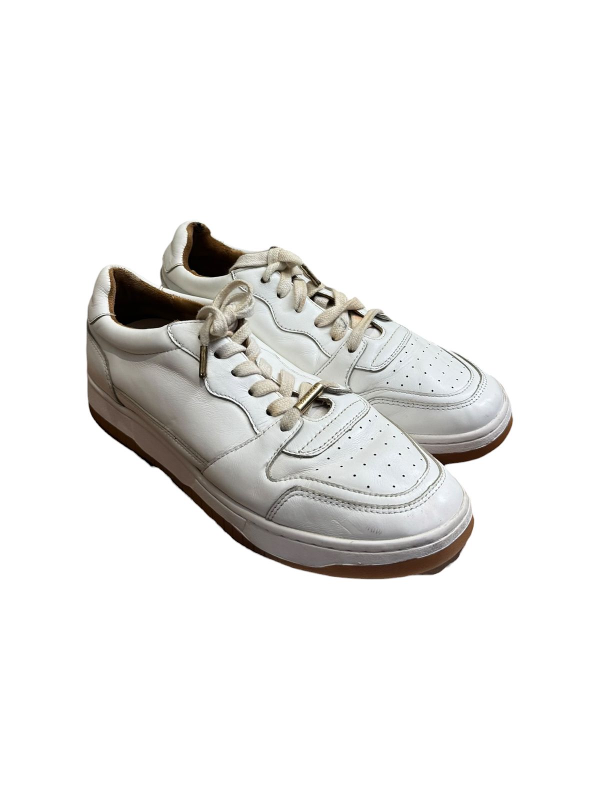 Bared Sneakers