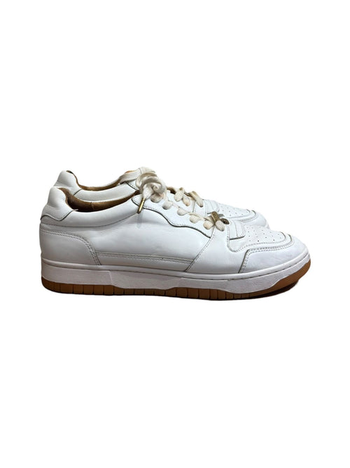 Bared Sneakers