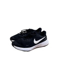 Nike Revolution 5
