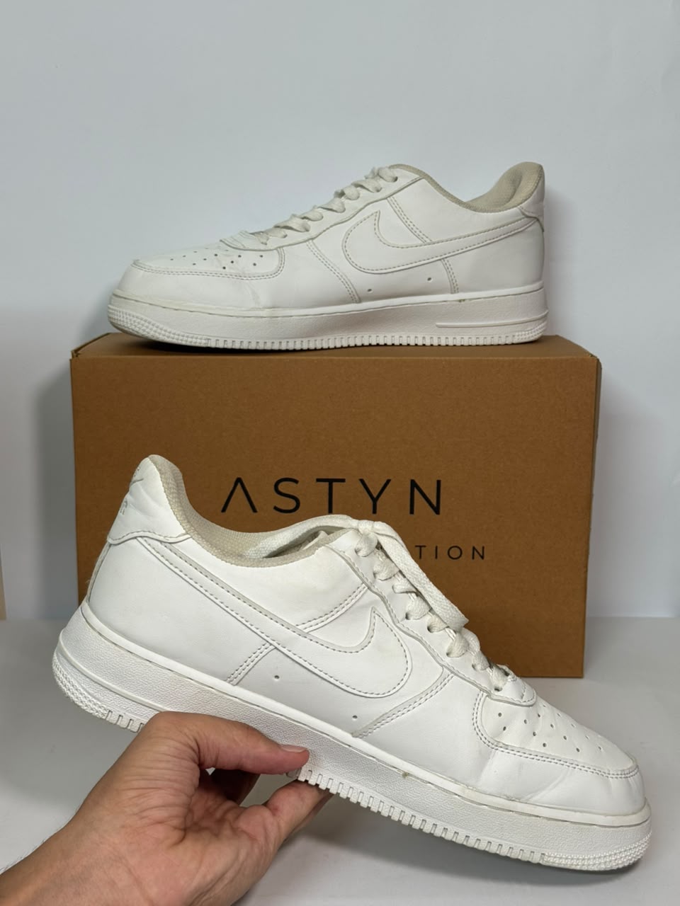 NIKE AIR FORCE 1 '07.