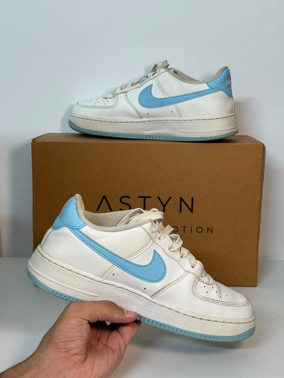 NIKE AIR FORCE 1 LOW